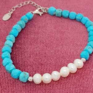 Bracelet with turquoise and pearl beads