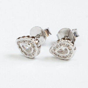 Silver 925 tear shaped StudsTear shaped earrings with clear tone zircons